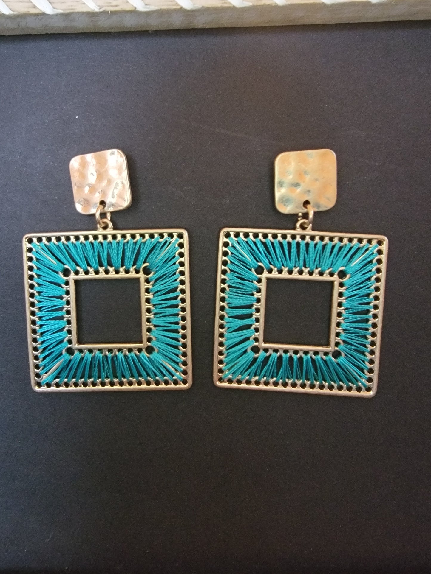 Quinn Gold Square with Thread Earrings