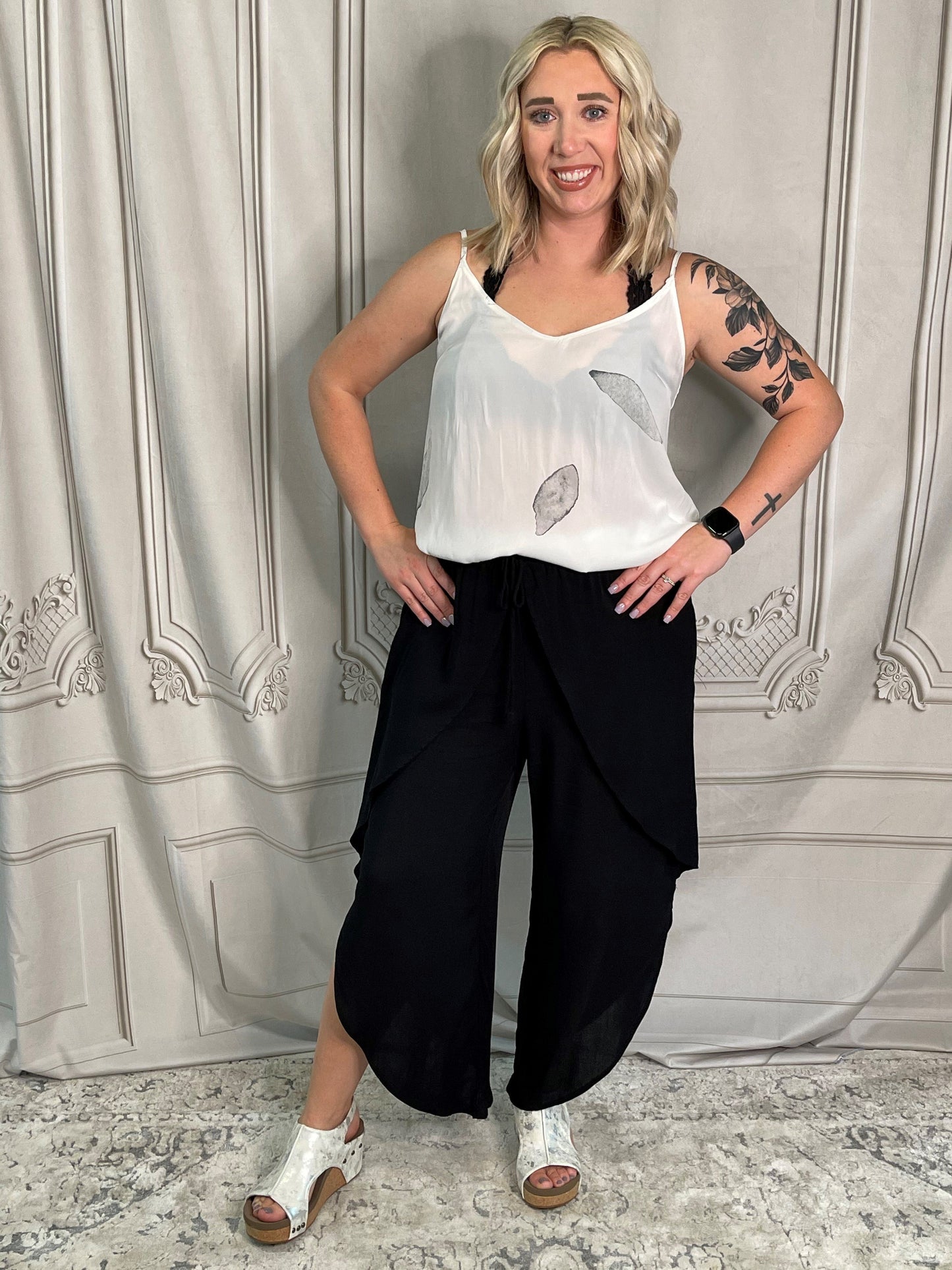 CARLEY OPEN LEG CAPRI